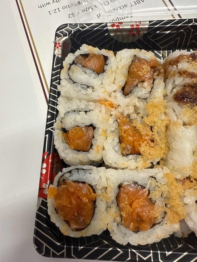 Spicy Salmon Roll.