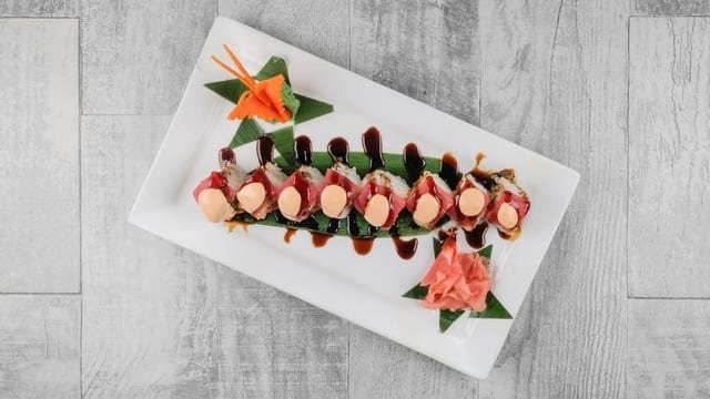 Tuna Lover Roll.